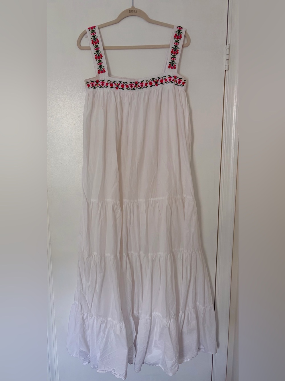 Kenny Flower 100% Organic Cotton White Embroidered Strap Sundress. Size M.